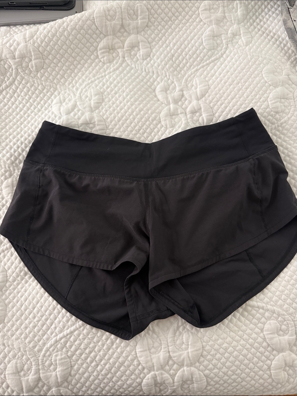 Lululemon low rise speed up shorts size 4, 2.5 inch